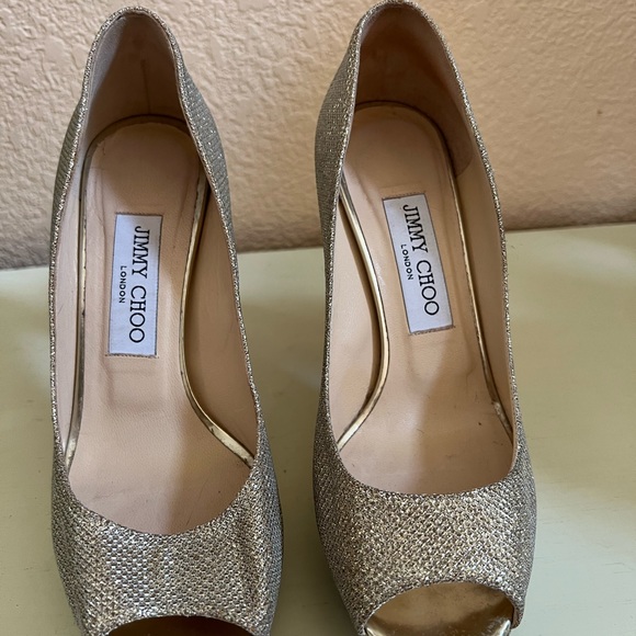 Jimmy Choo gold pumps size 6.5 fits a 6 good condition - Picture 3 of 5